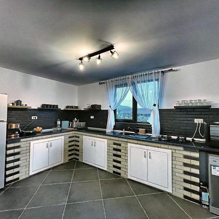 Casa Din Podirei Villa Capu Cimpului ภายนอก รูปภาพ
