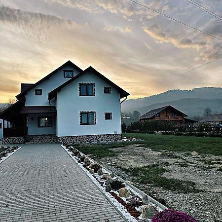 Casa Din Podirei Villa Capu Cimpului ภายนอก รูปภาพ