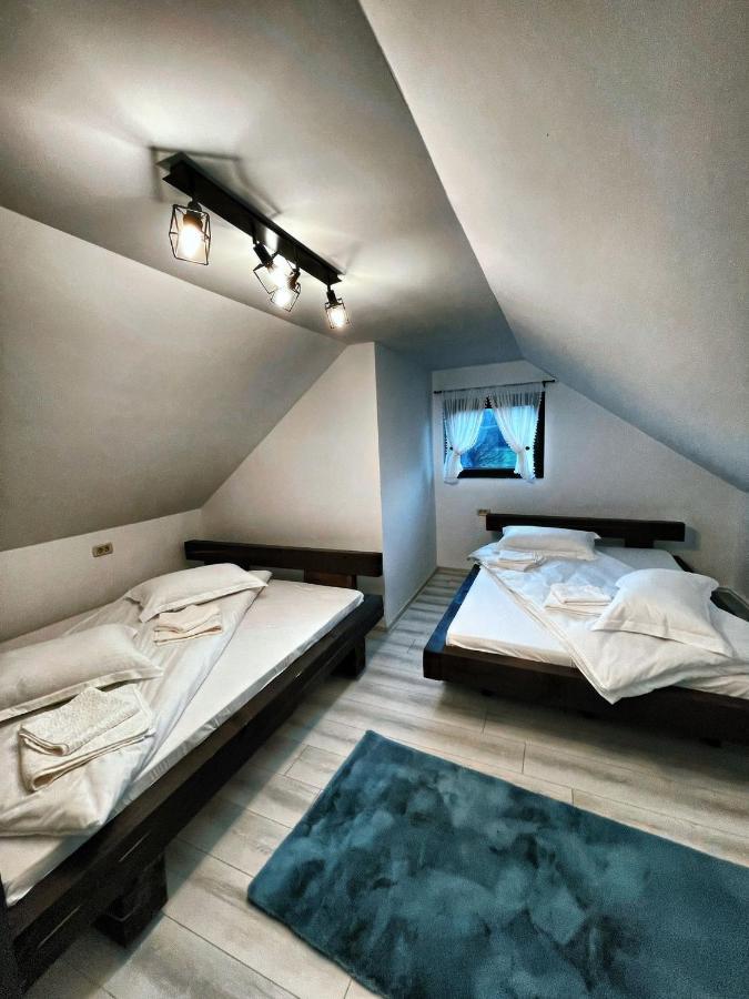 Casa Din Podirei Villa Capu Cimpului ภายนอก รูปภาพ