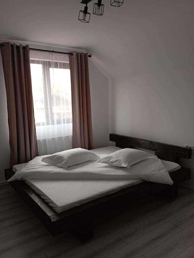 Casa Din Podirei Villa Capu Cimpului ภายนอก รูปภาพ