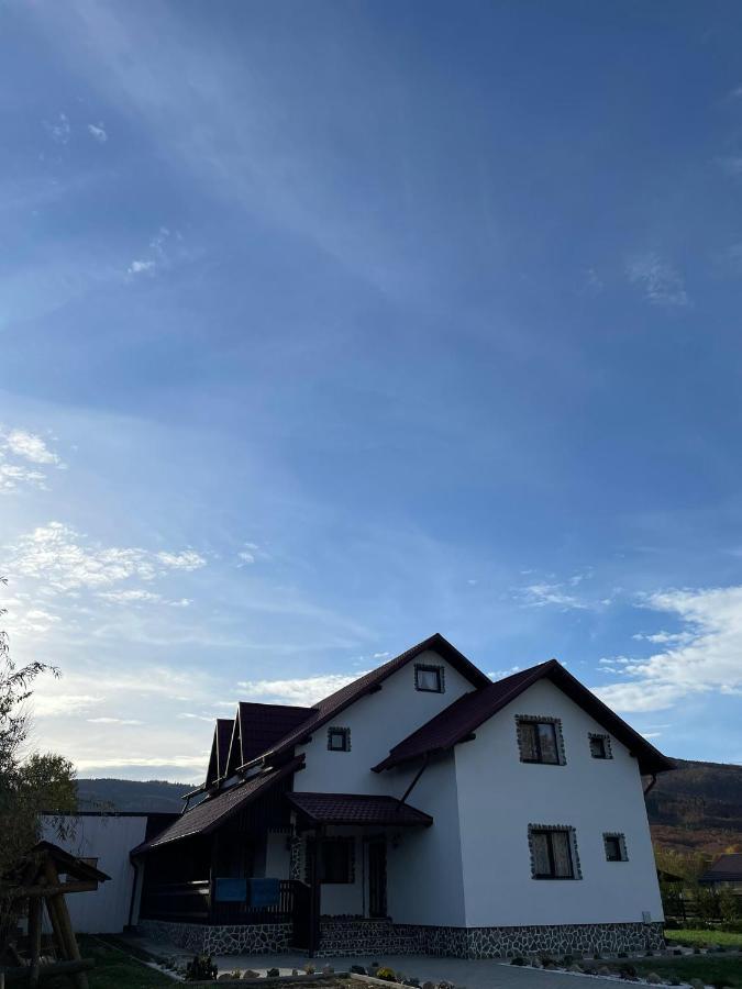 Casa Din Podirei Villa Capu Cimpului ภายนอก รูปภาพ