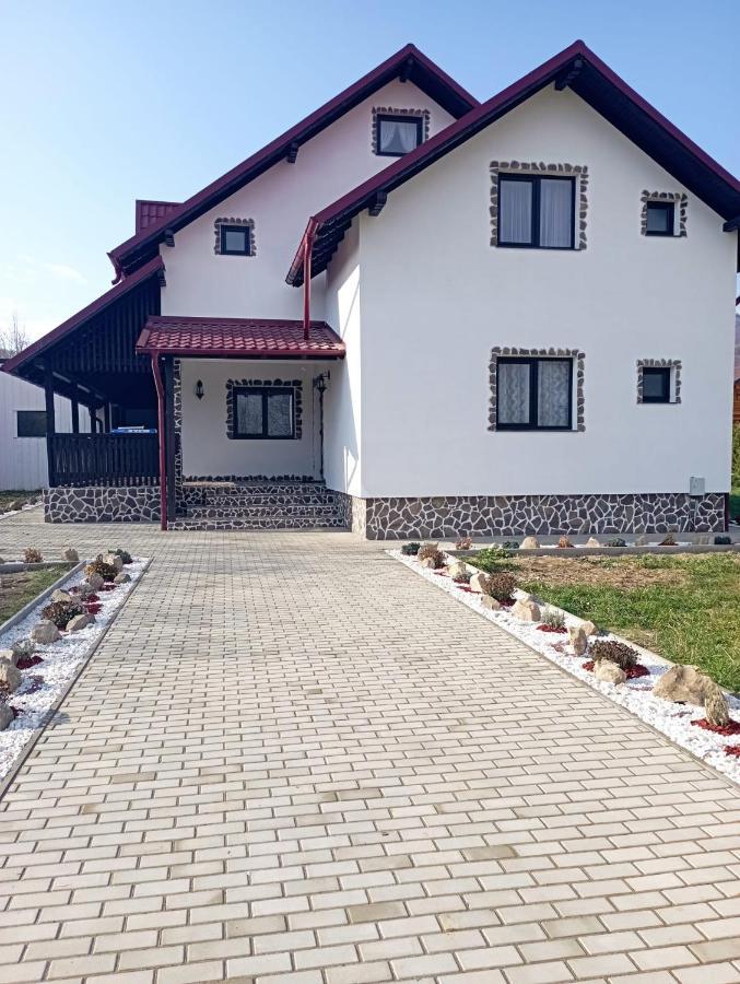 Casa Din Podirei Villa Capu Cimpului ภายนอก รูปภาพ