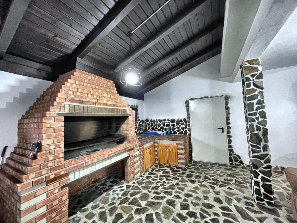 Casa Din Podirei Villa Capu Cimpului ภายนอก รูปภาพ